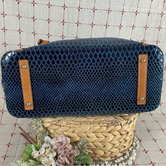 Vintage Dooney & Bourke Navy Snakeskin Leather Erica Hobo Shoulder Bag BS479 NV - Picture 5 of 15